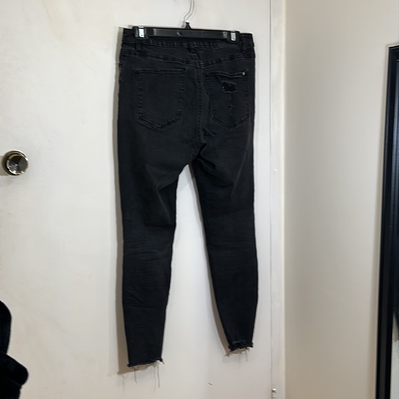 Ripped Jeans - Picture 2 of 3